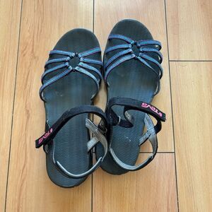 Teva Kayenta Sandals Women’s size 8